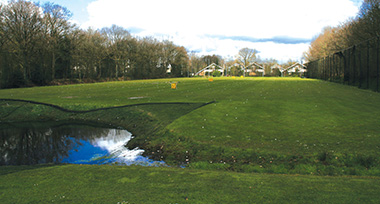 Groene omgeving met een rivier nabij Fletcher Hotel-Restaurant Heidehof